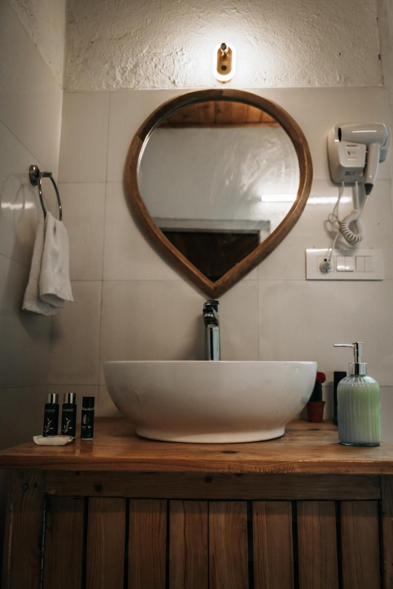 דירות Jibhi Soho House מראה חיצוני תמונה